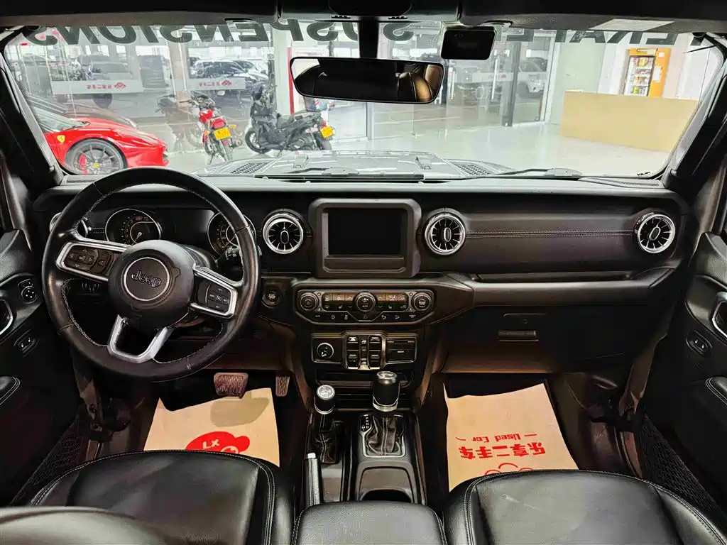 Jeep Wrangler 2020 — фото 22