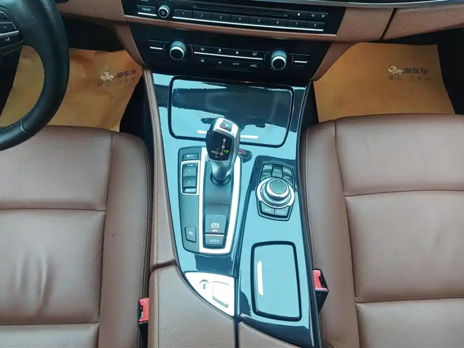 BMW 5 Series 2014 — фото 16