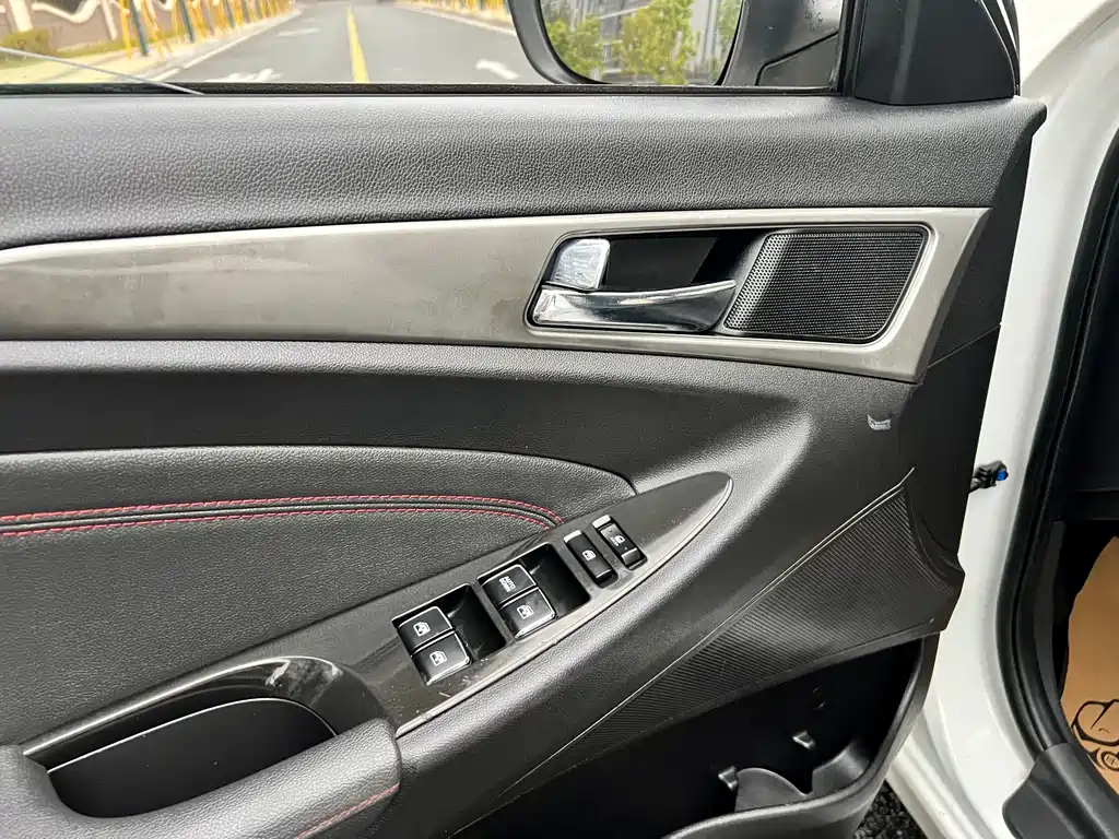 Changan Eado 2018 — фото 19