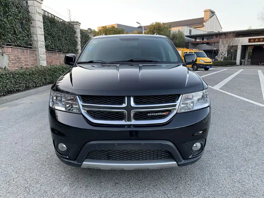 Dodge Journey 2014 — фото 2