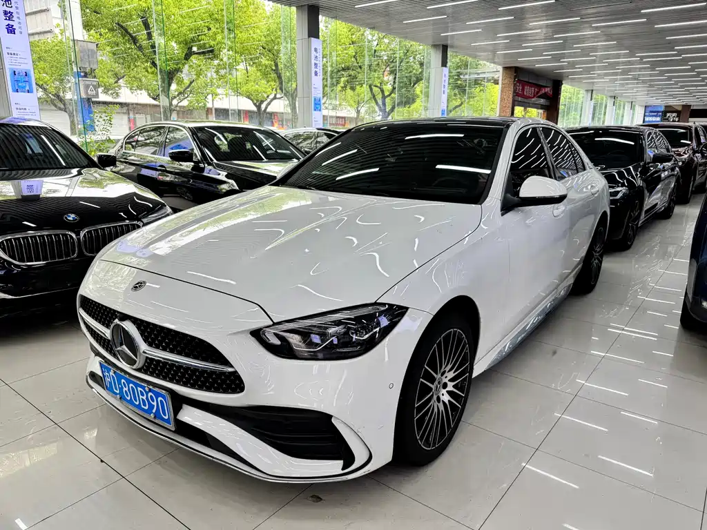 Mercedes-Benz C-Class 2025