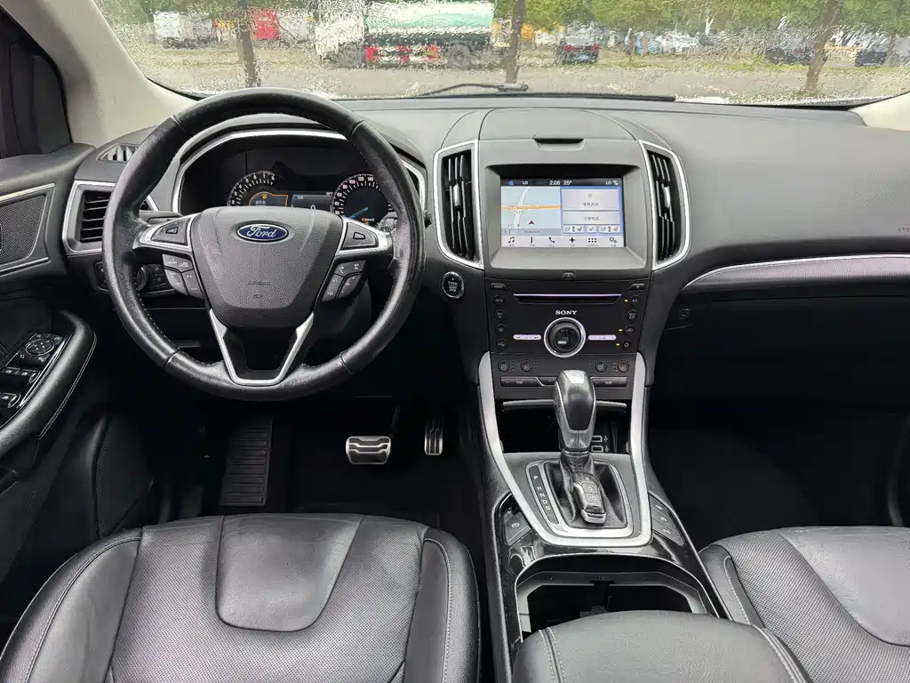 Ford Edge 2017 — фото 10