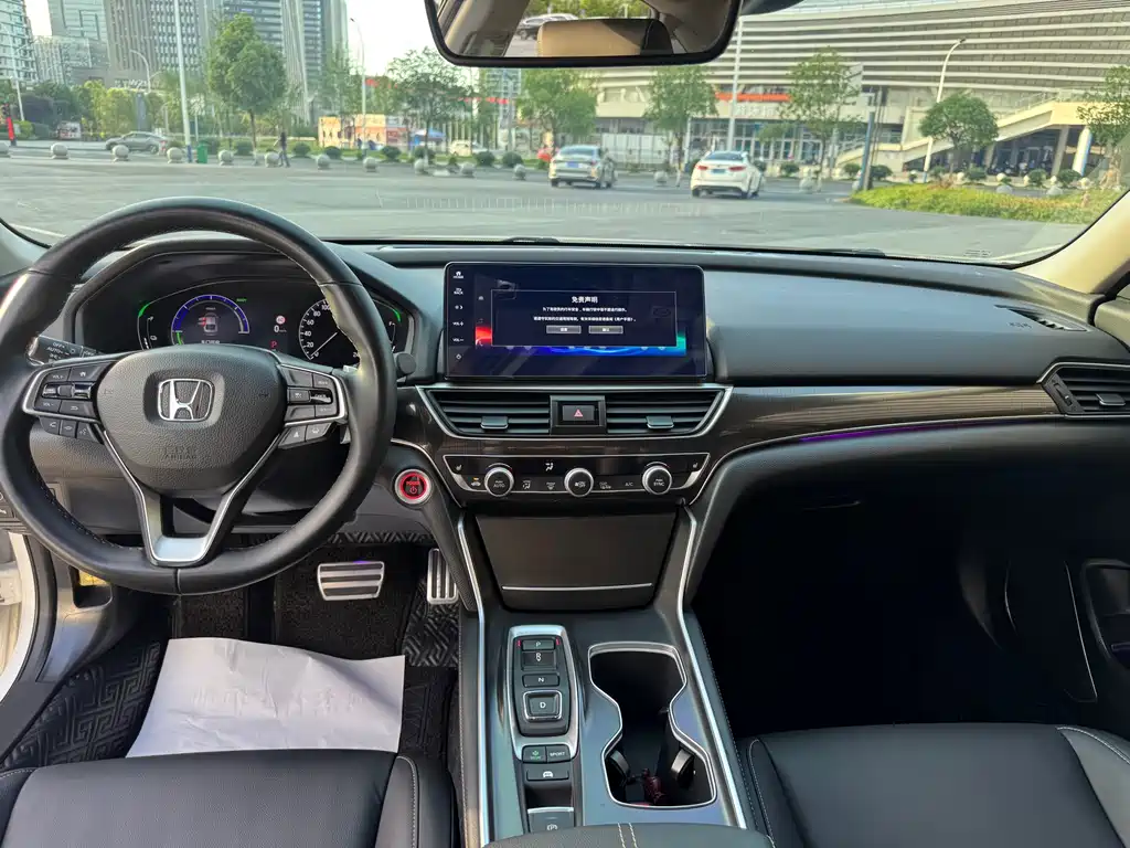 Honda Accord 2022 — фото 10
