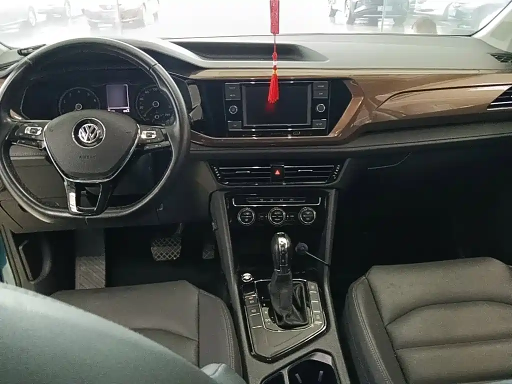 Volkswagen Tharu 2019 — фото 10