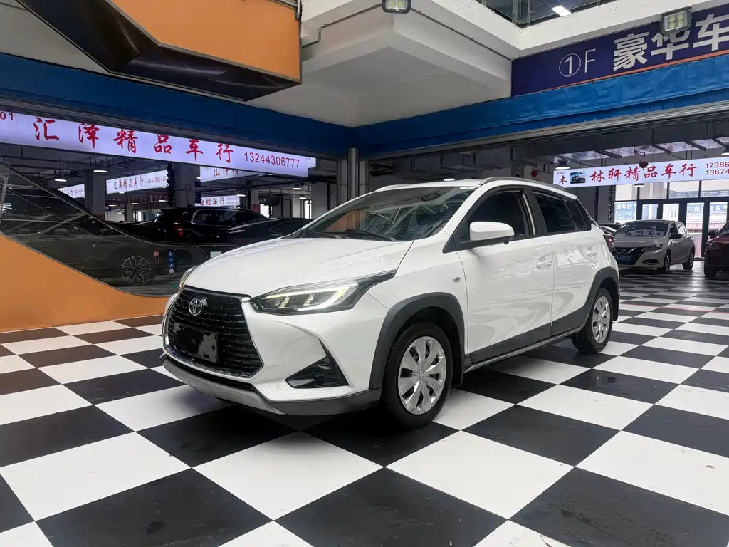 Toyota Yaris L 2022