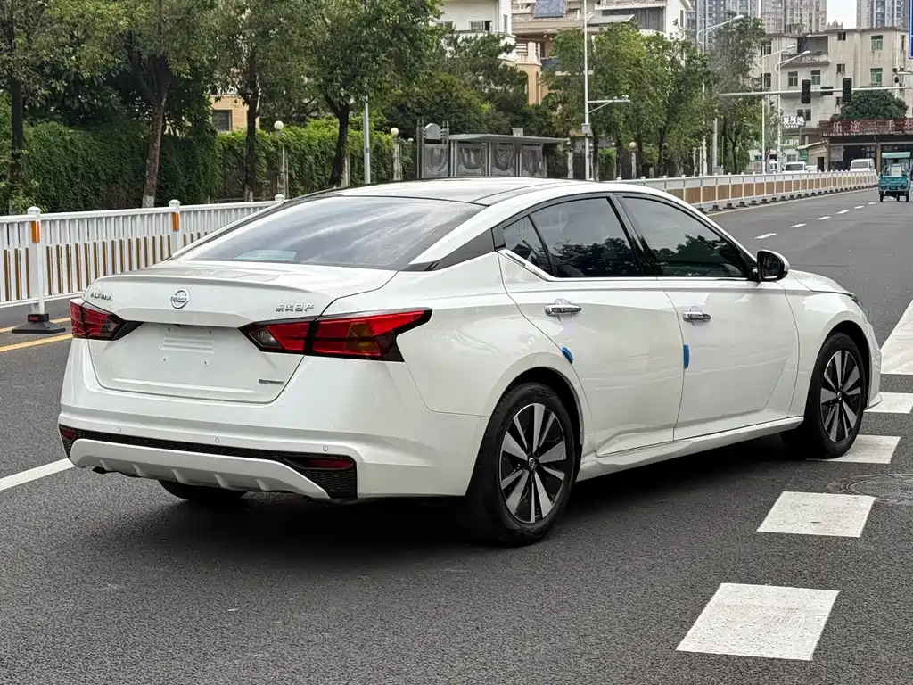 Nissan Teana 2022 — фото 10
