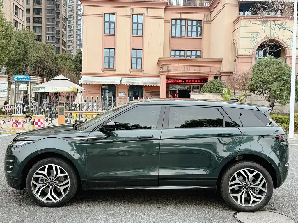 Land Rover Evoque 2025 — фото 4