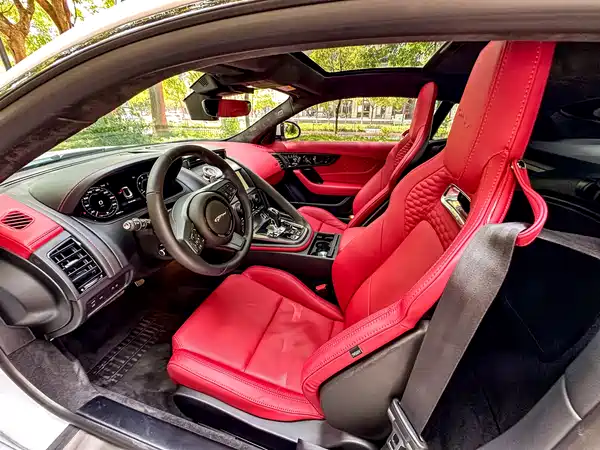 Jaguar F-TYPE 2025