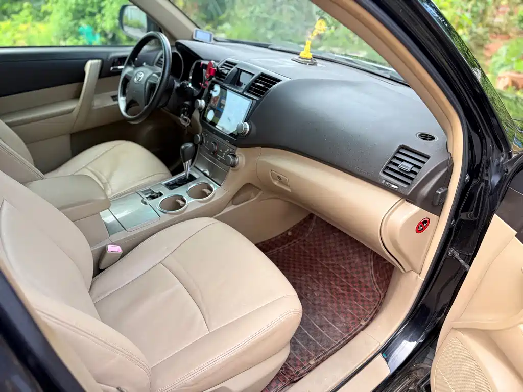 Toyota Highlander 2015 — фото 11