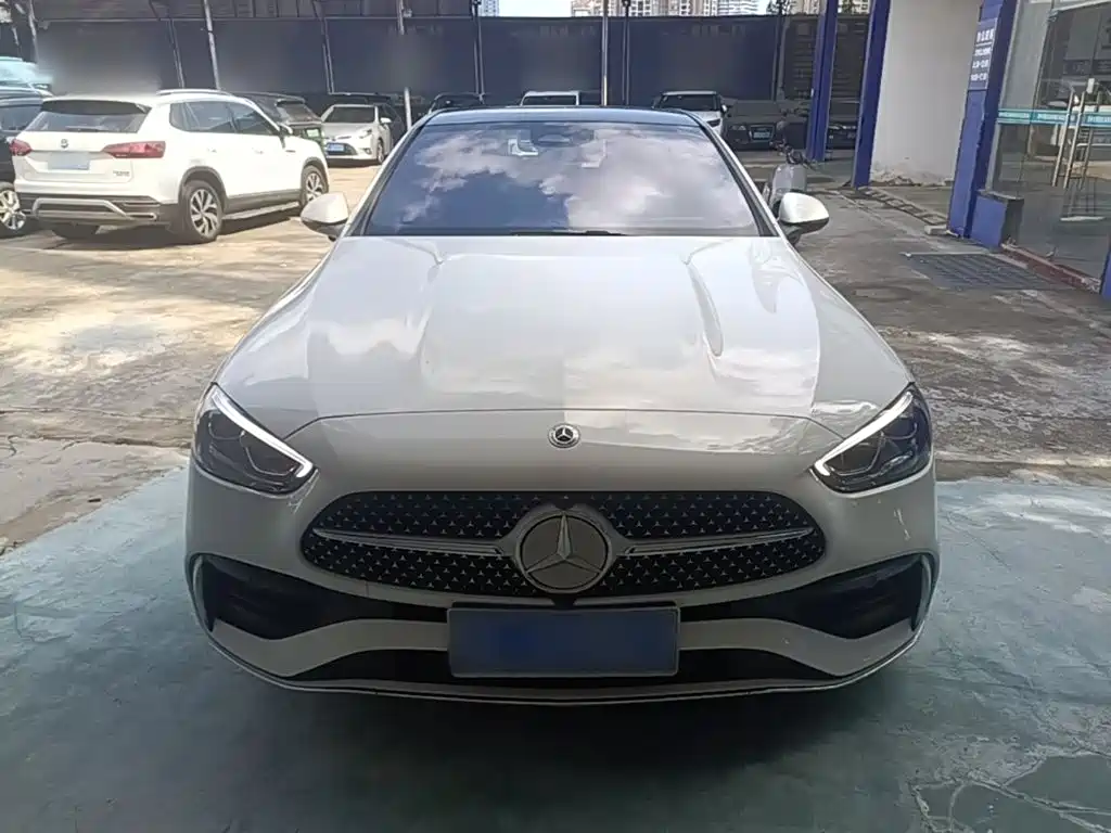 Mercedes-Benz C-Class 2024