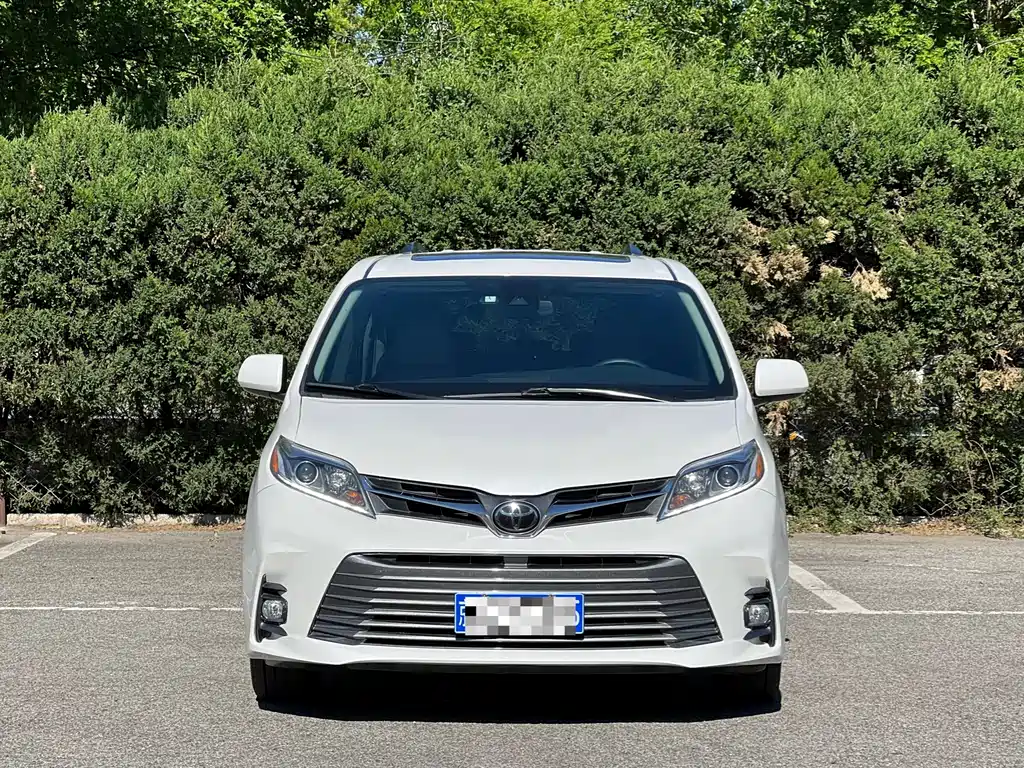 Toyota Sienna 2019 — фото 2