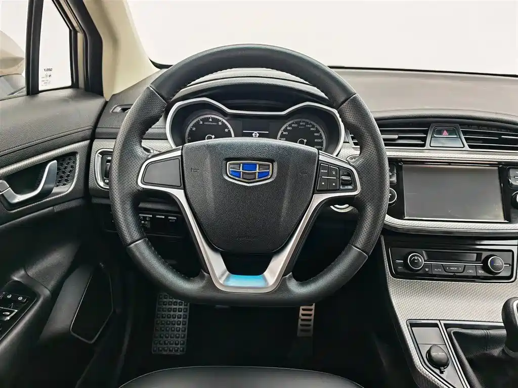 Geely Emgrand GS 2017 — фото 11