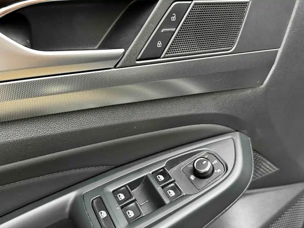 Volkswagen Passat PHEV 2022 — фото 16