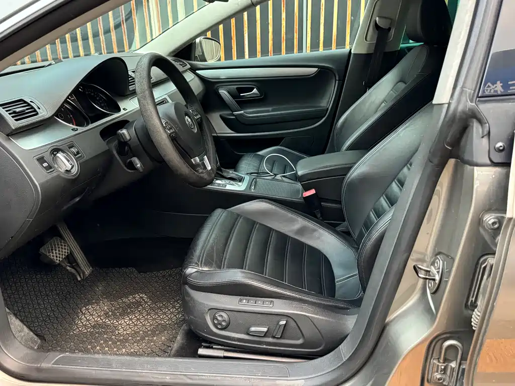 Volkswagen CC 2011