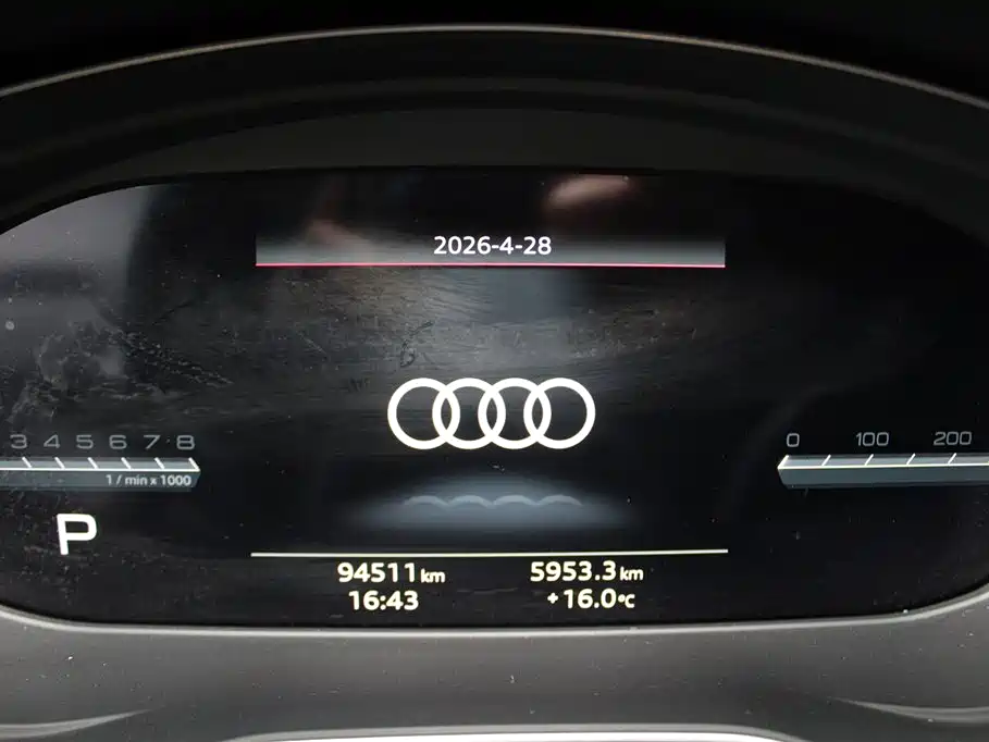 Audi A4L 2024 — фото 11