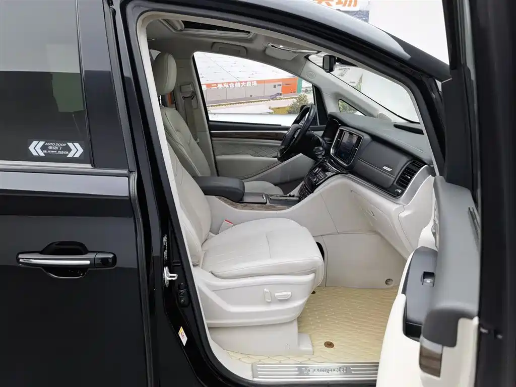 GAC Motor Trumpchi M8 2019 — фото 23