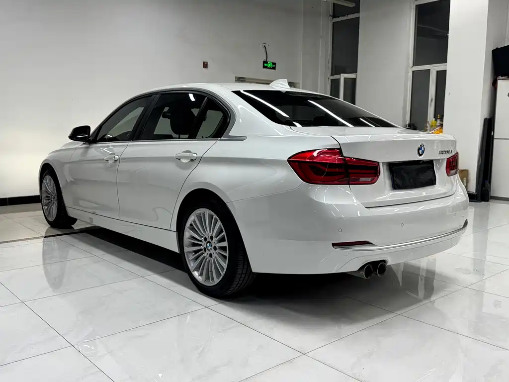BMW 3 Series 2018 — фото 16