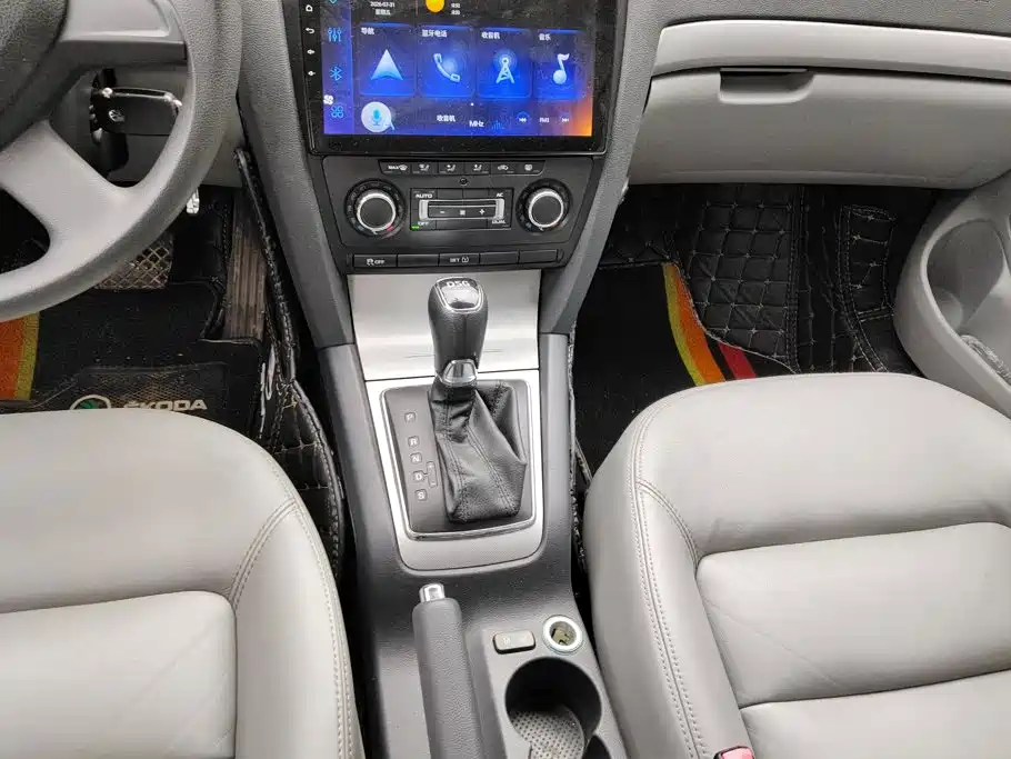 Skoda Octavia 2014 — фото 16