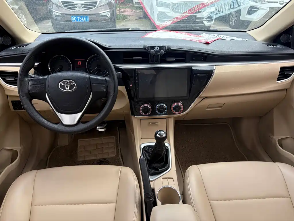 Toyota Corolla 2015 — фото 5