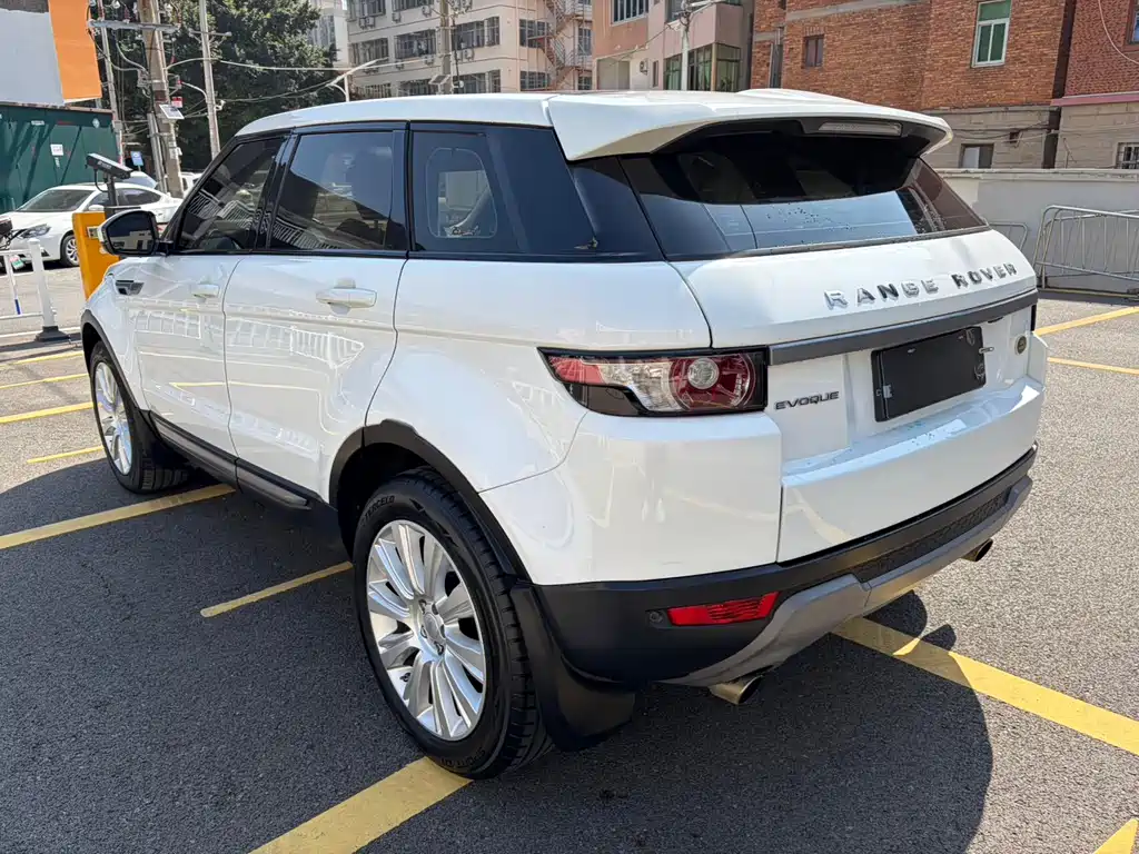 Land Rover Evoque 2015 — фото 9