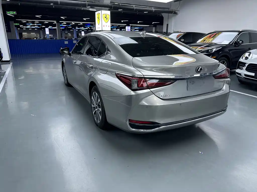 Lexus ES 2024 — фото 11