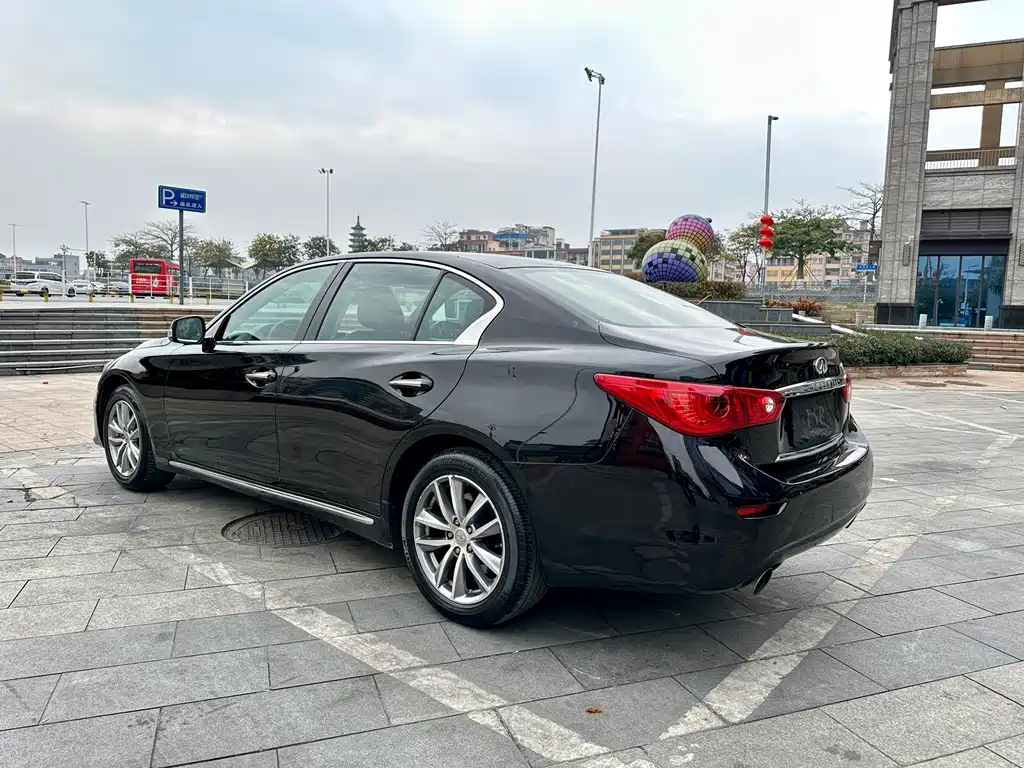 Infiniti Q50L 2016 — фото 14