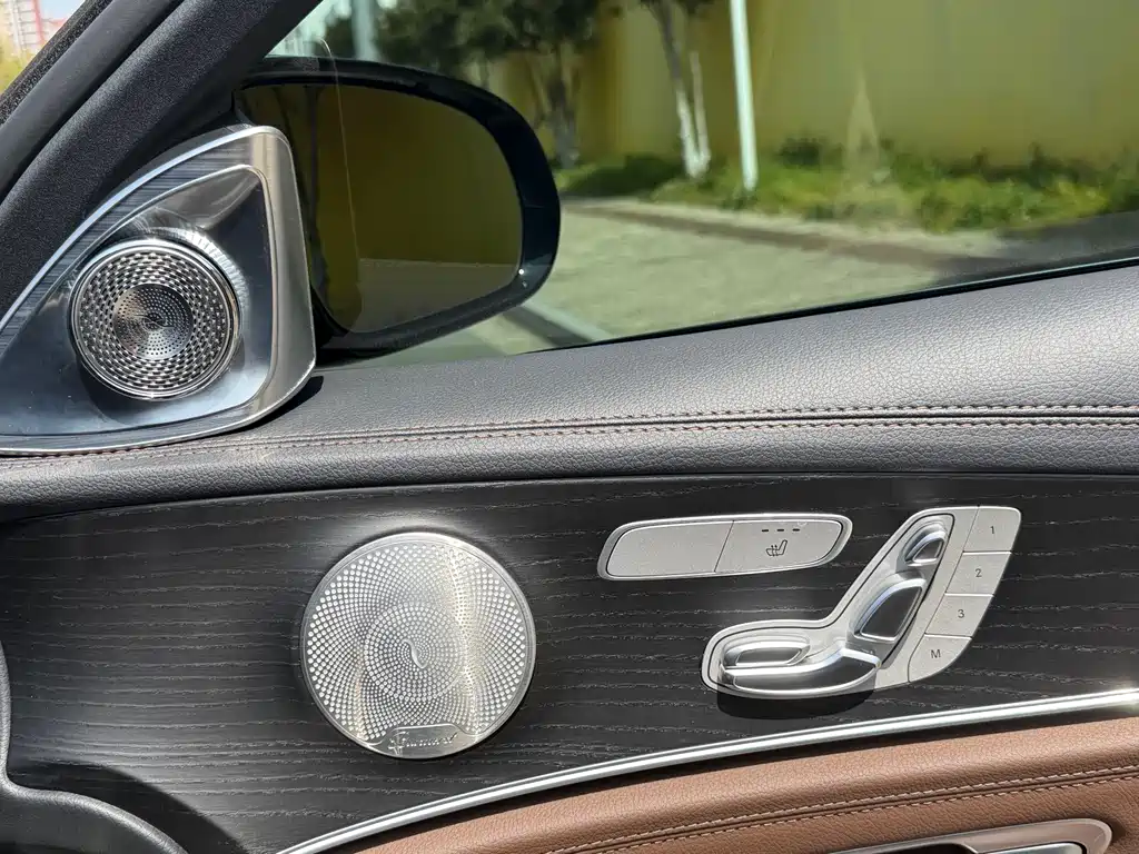 Mercedes-Benz E-Class 2023 — фото 6
