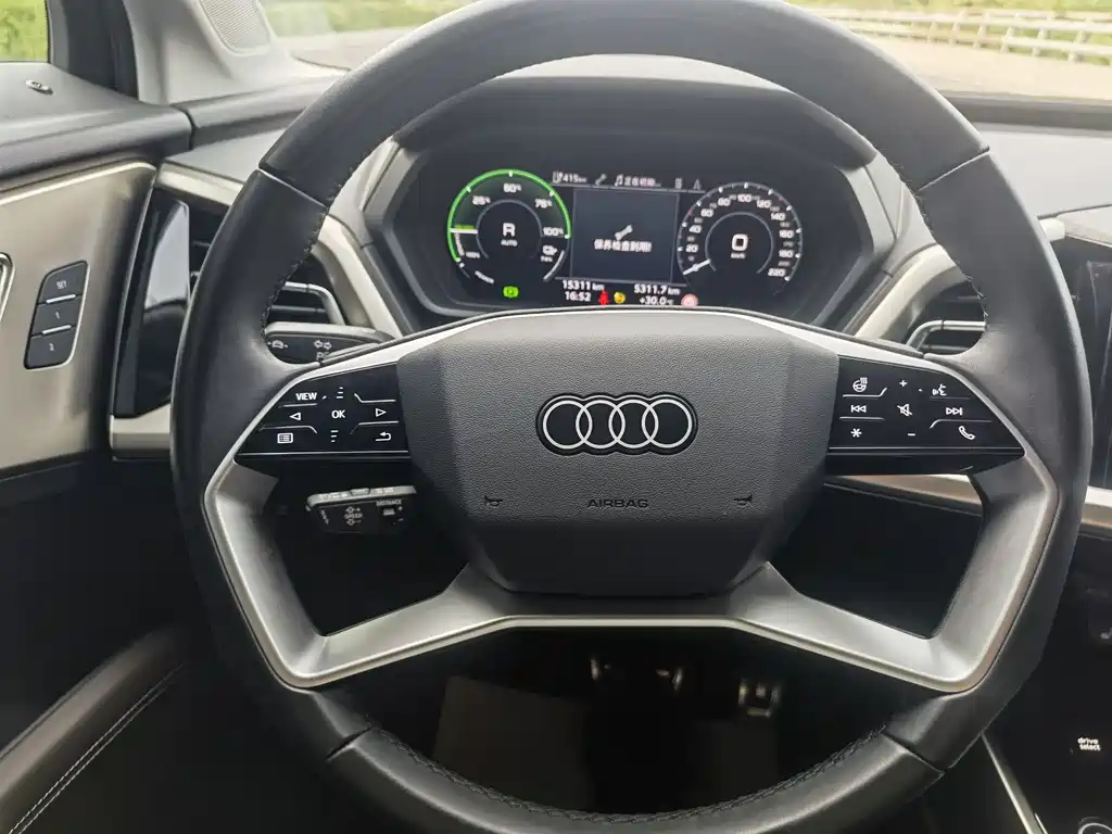 Audi Q5 e-tron 2025 — фото 17
