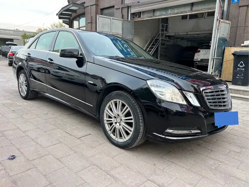 Mercedes-Benz E-Class 2010