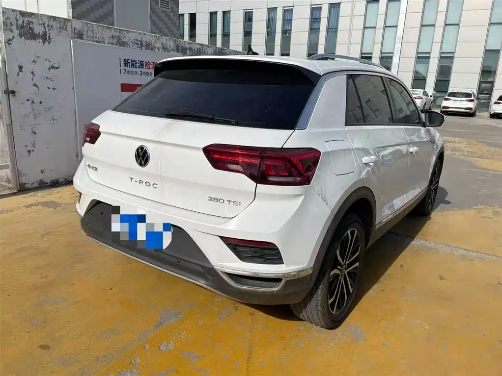 Volkswagen T-Roc 2023 — фото 11