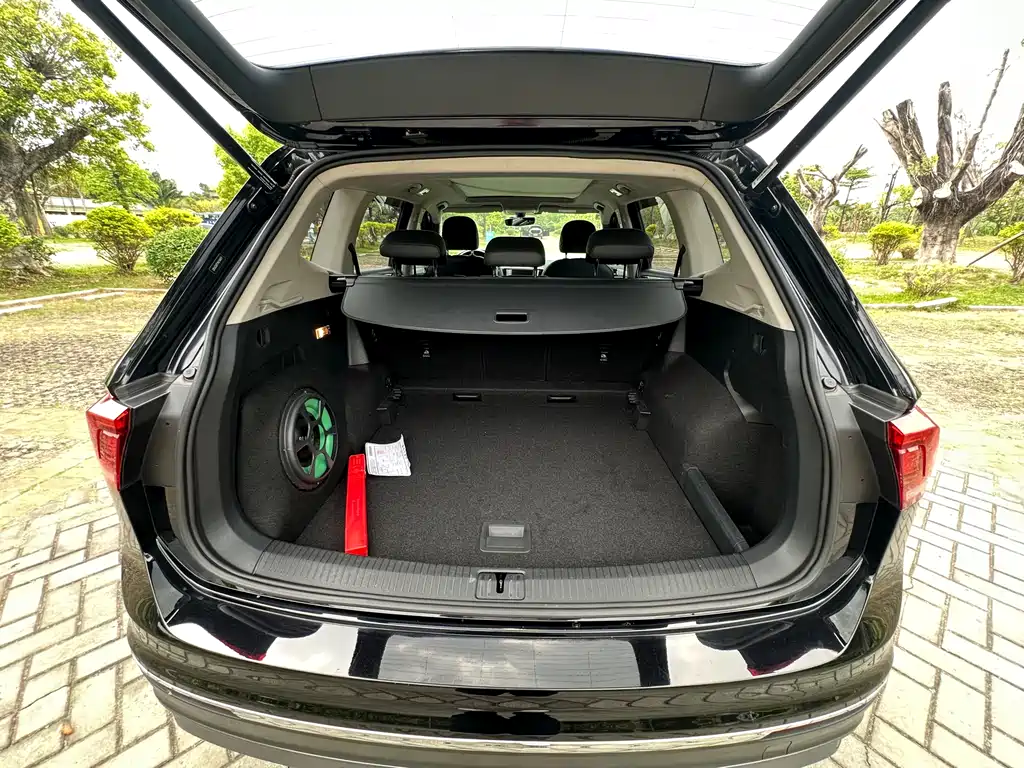 Volkswagen Tiguan L 2018 — фото 24