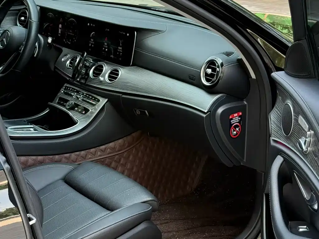 Mercedes-Benz E-Class 2022