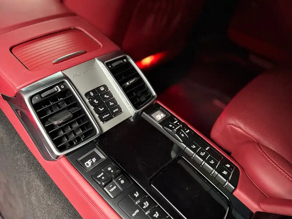 Porsche Panamera 2015 — фото 16