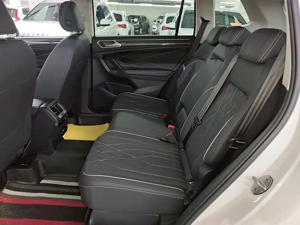 Volkswagen Tiguan L 2022 — фото 17