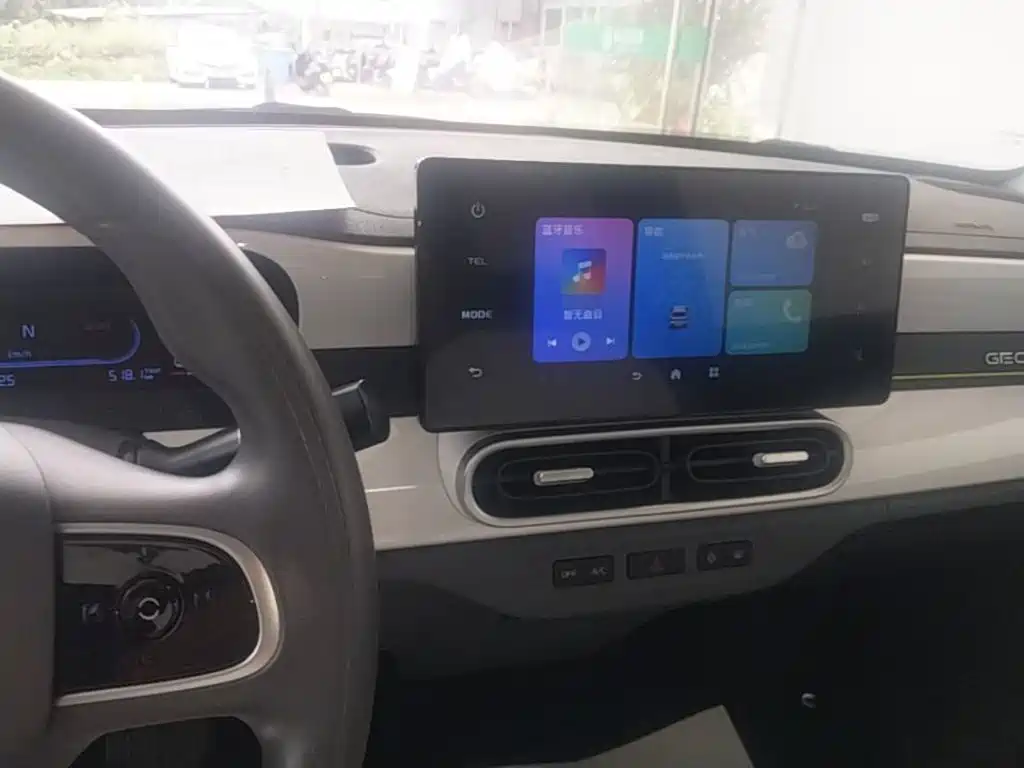 Geely Galaxy Panda 2025 — фото 13