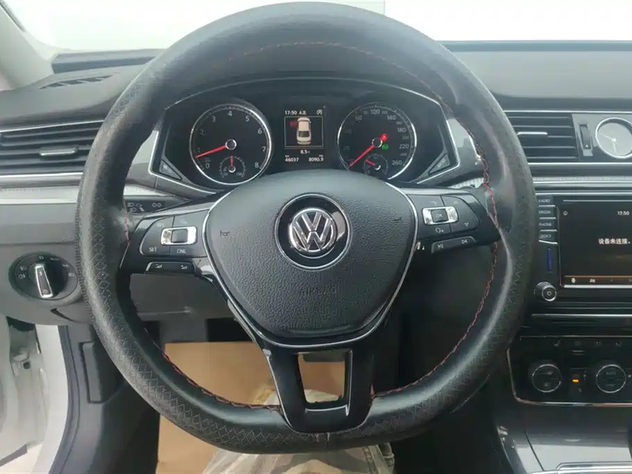 Volkswagen Passat 2019 — фото 15