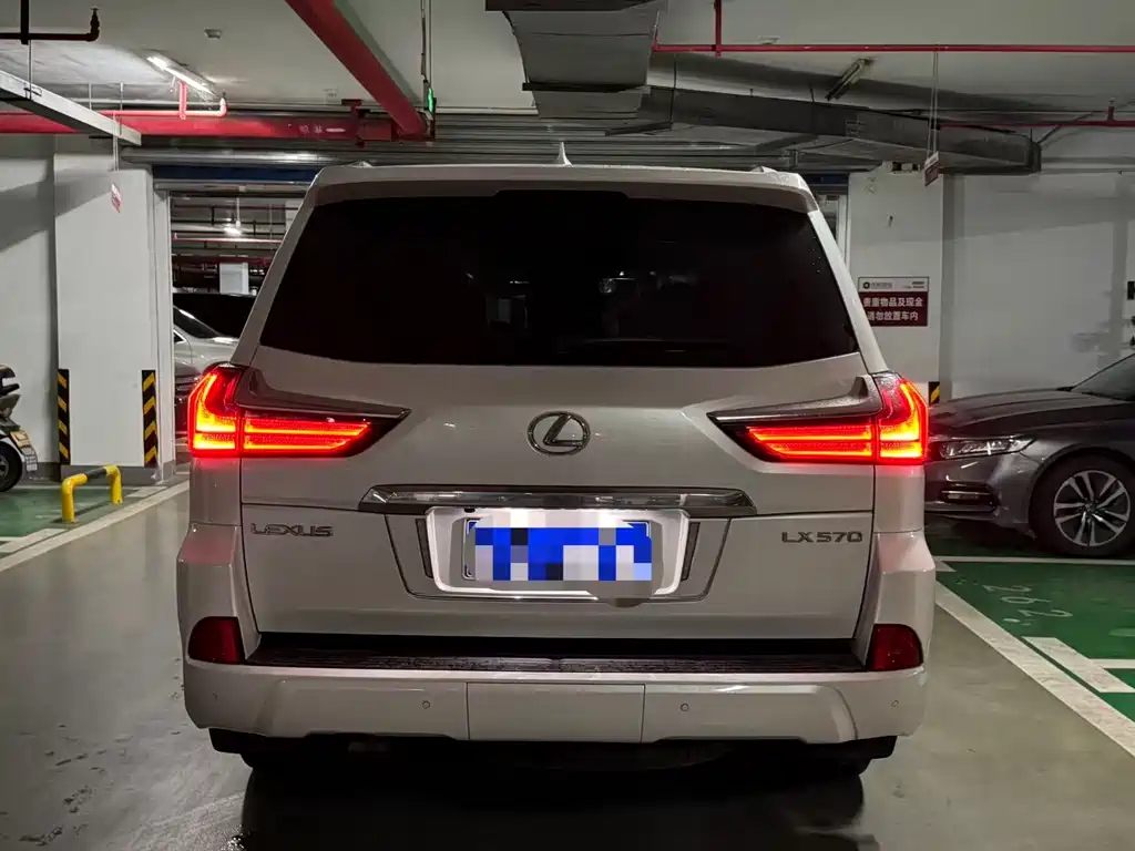 Lexus LX 2018 — фото 9