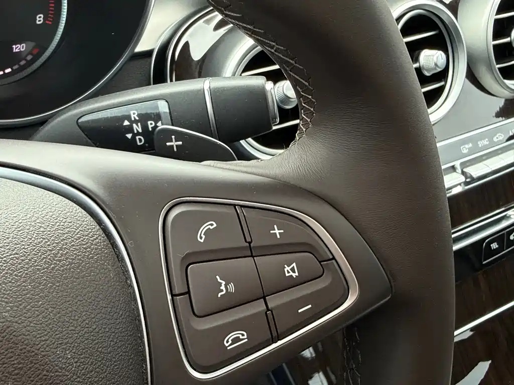 Mercedes-Benz GLC 2018 — фото 14