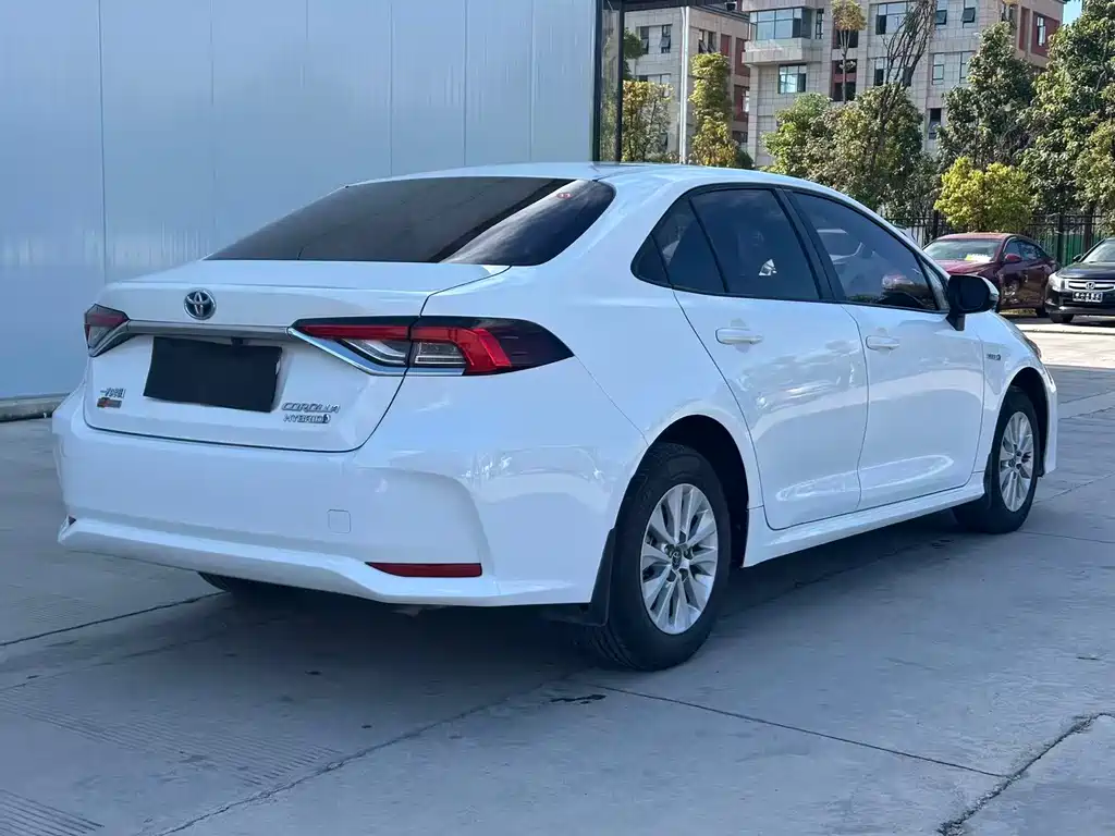 Toyota Corolla 2022 — фото 9