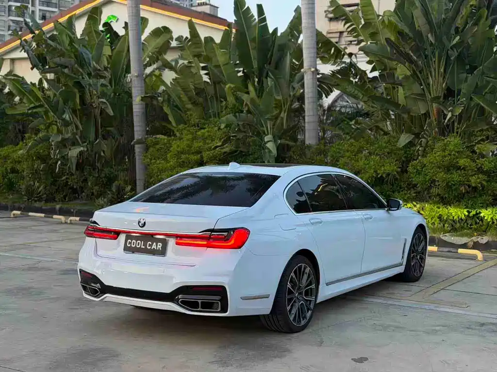 BMW 7 Series 2016 — фото 20
