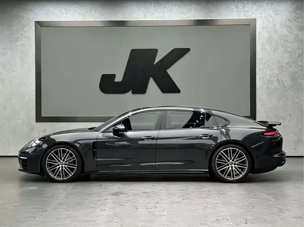 Porsche Panamera 2022