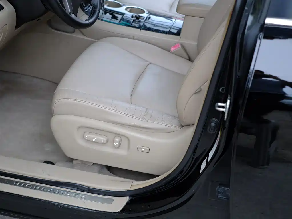 Toyota Highlander 2010 — фото 20