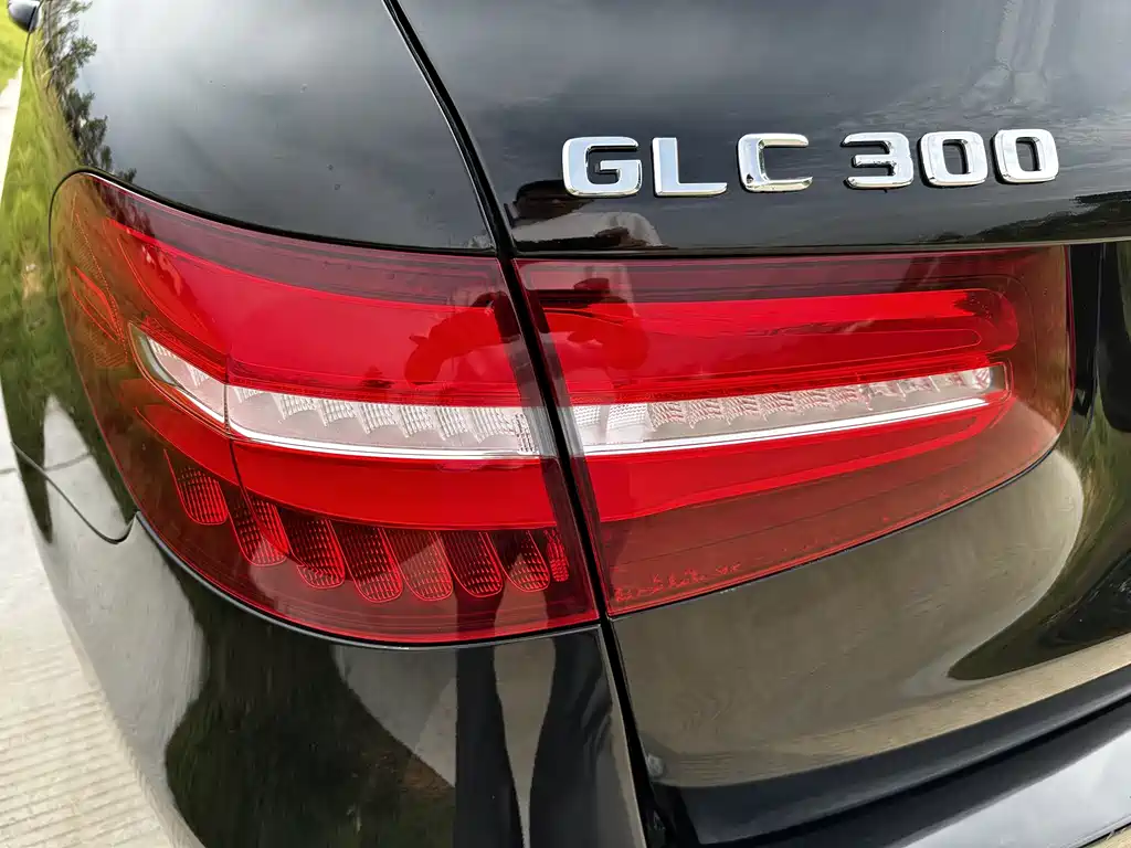 Mercedes-Benz GLC 2017 — фото 20