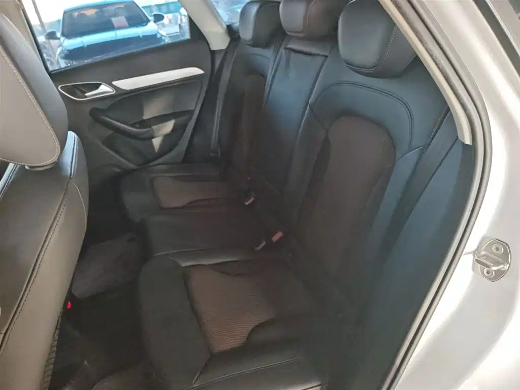 Audi Q3 2018 — фото 12