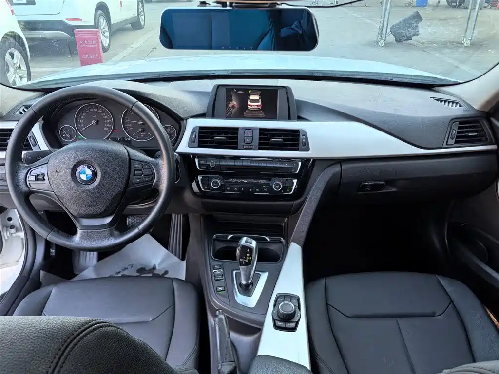 BMW 3 Series 2016 — фото 12
