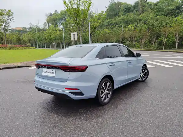 Geely Emgrand 2023