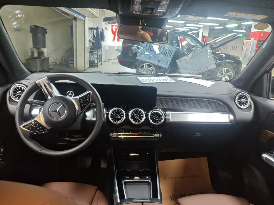 Mercedes-Benz GLB 2024