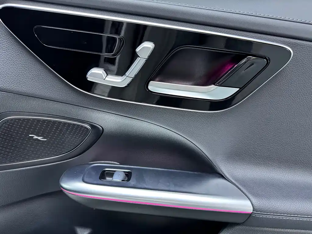 Mercedes-Benz C-Class 2023 — фото 16