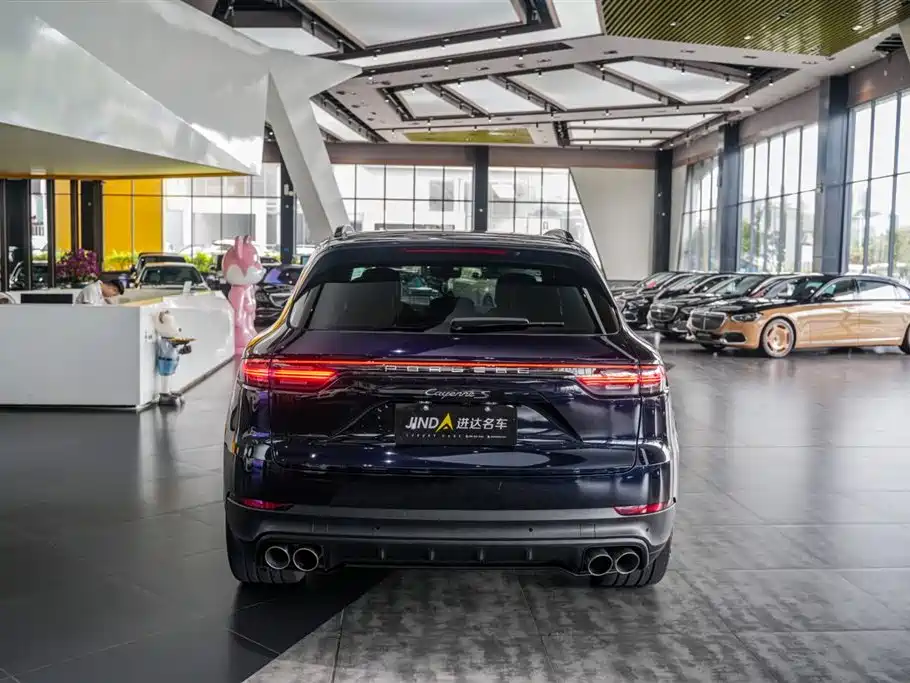 Porsche Cayenne 2019 — фото 19