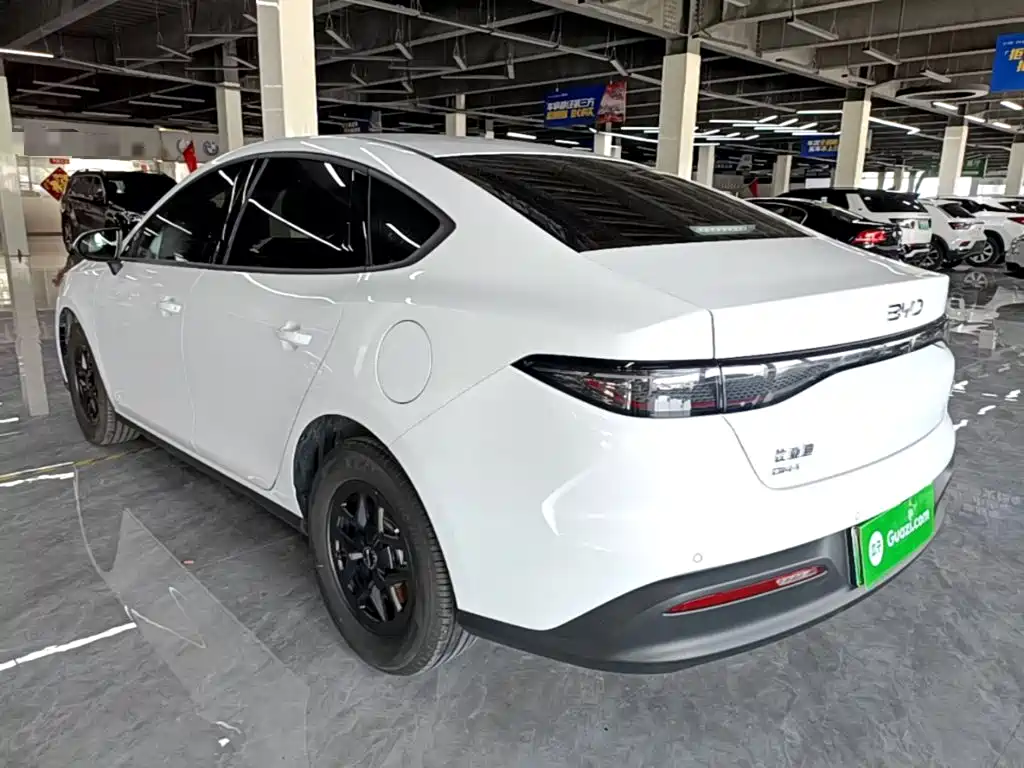 BYD Seal 05 DM-i 2026 — фото 5